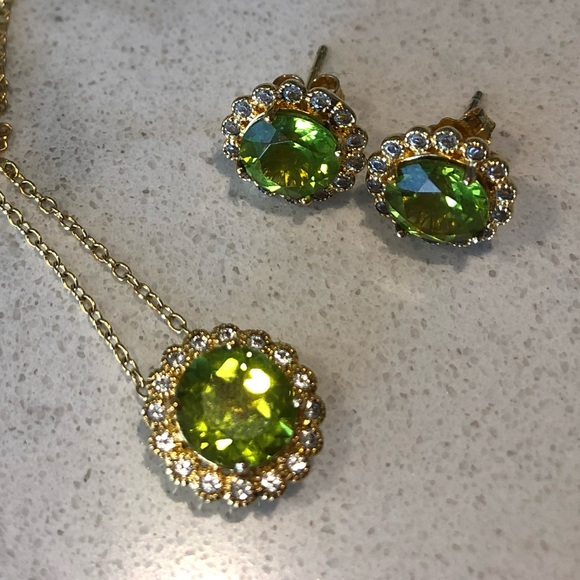 Peridot set (necklace and earrings) - Picture 2 of 4